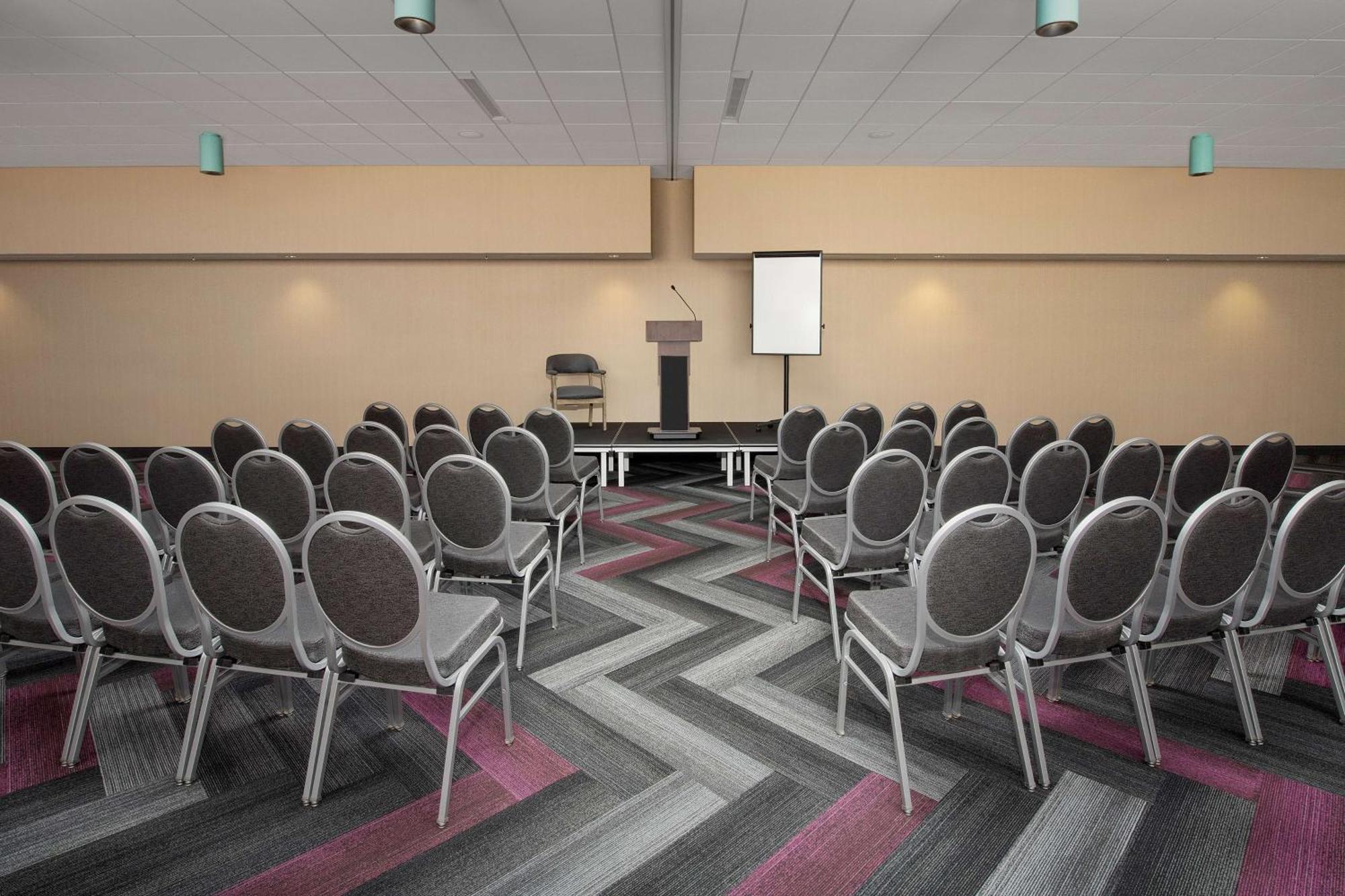 Tru By Hilton Orlando Convention Center Hotel Williamsburg Buitenkant foto